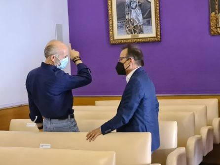 Los otros dos ediles, Francisco Díaz y Miguel Castro, también han estado en el salón de pleno de Jaén aunque, por las medidas covid, no han podido sentarse junto a María Cantos