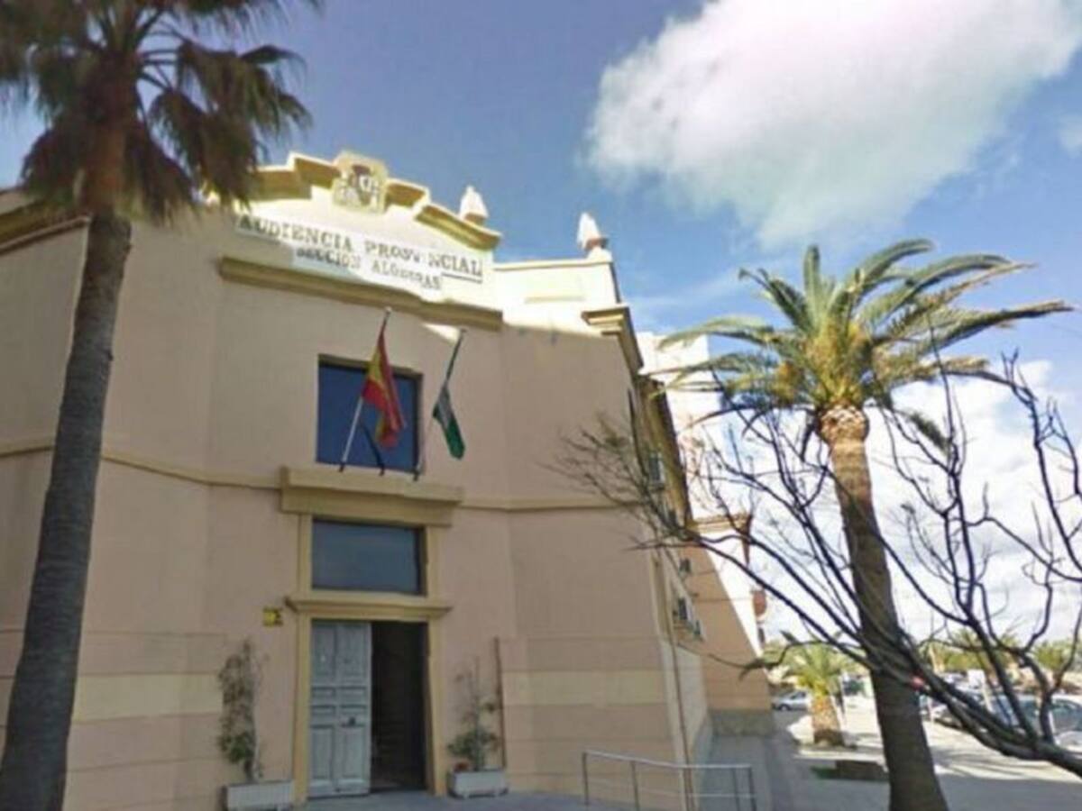 El TSJA confirma seis años de prisión para dos patrones de una patera interceptada en el Estrecho