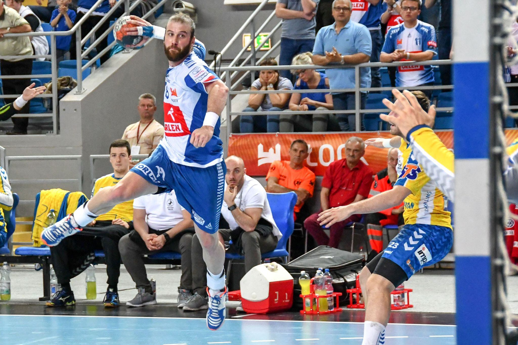 El central Nacho Moya nuevo jugador del Trops Málaga