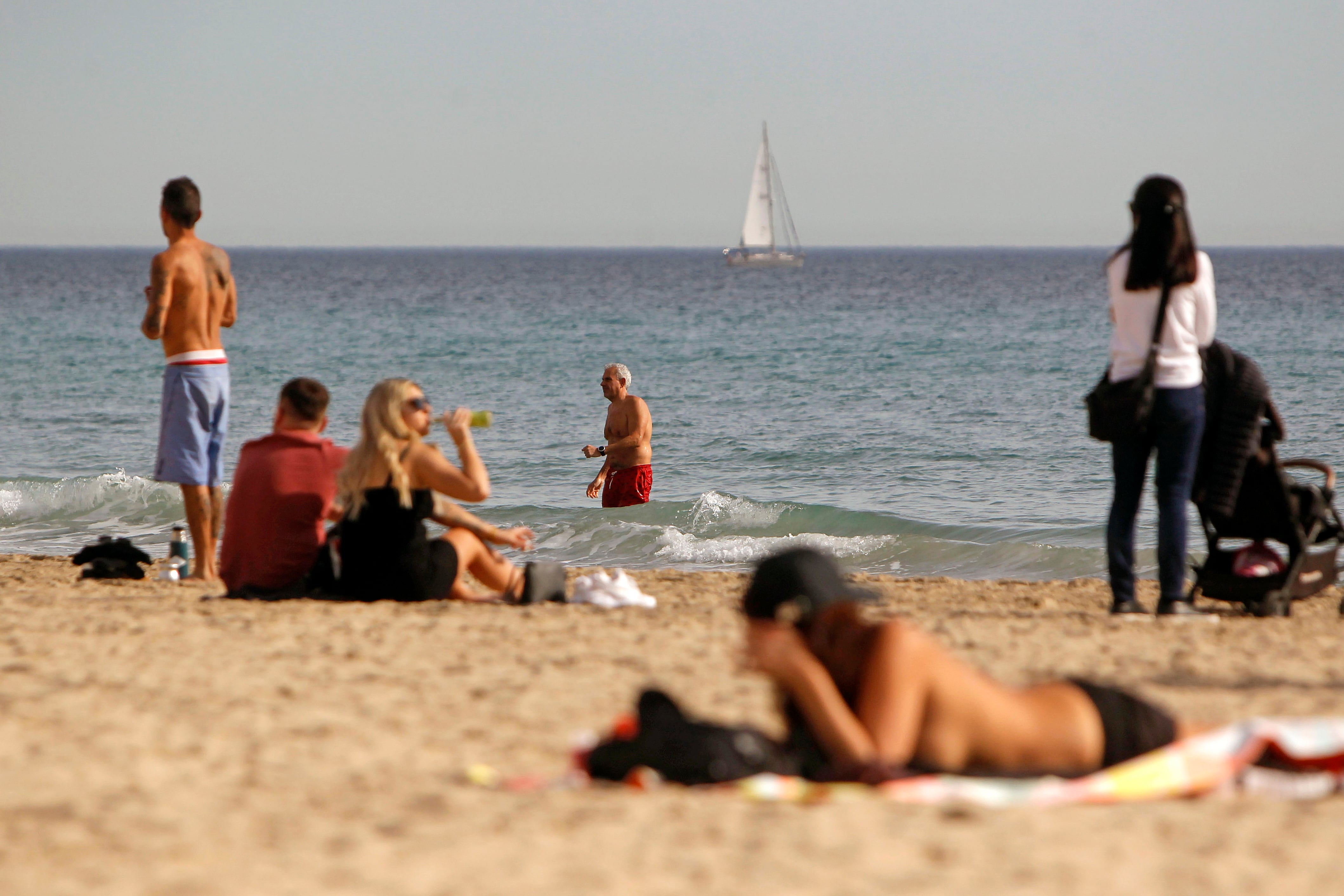 Vista de la playa de El Postiguet de Alicante.