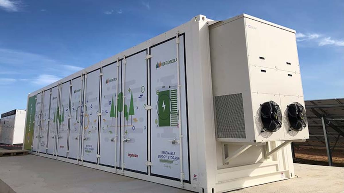 Guillermo Allende explica en qué consisten las plantas de almacenamiento de energía con baterias