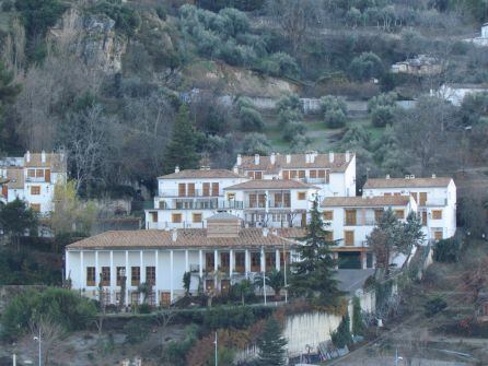 La villa turistica está enclavada en la ladera de San Isicio de Cazorla