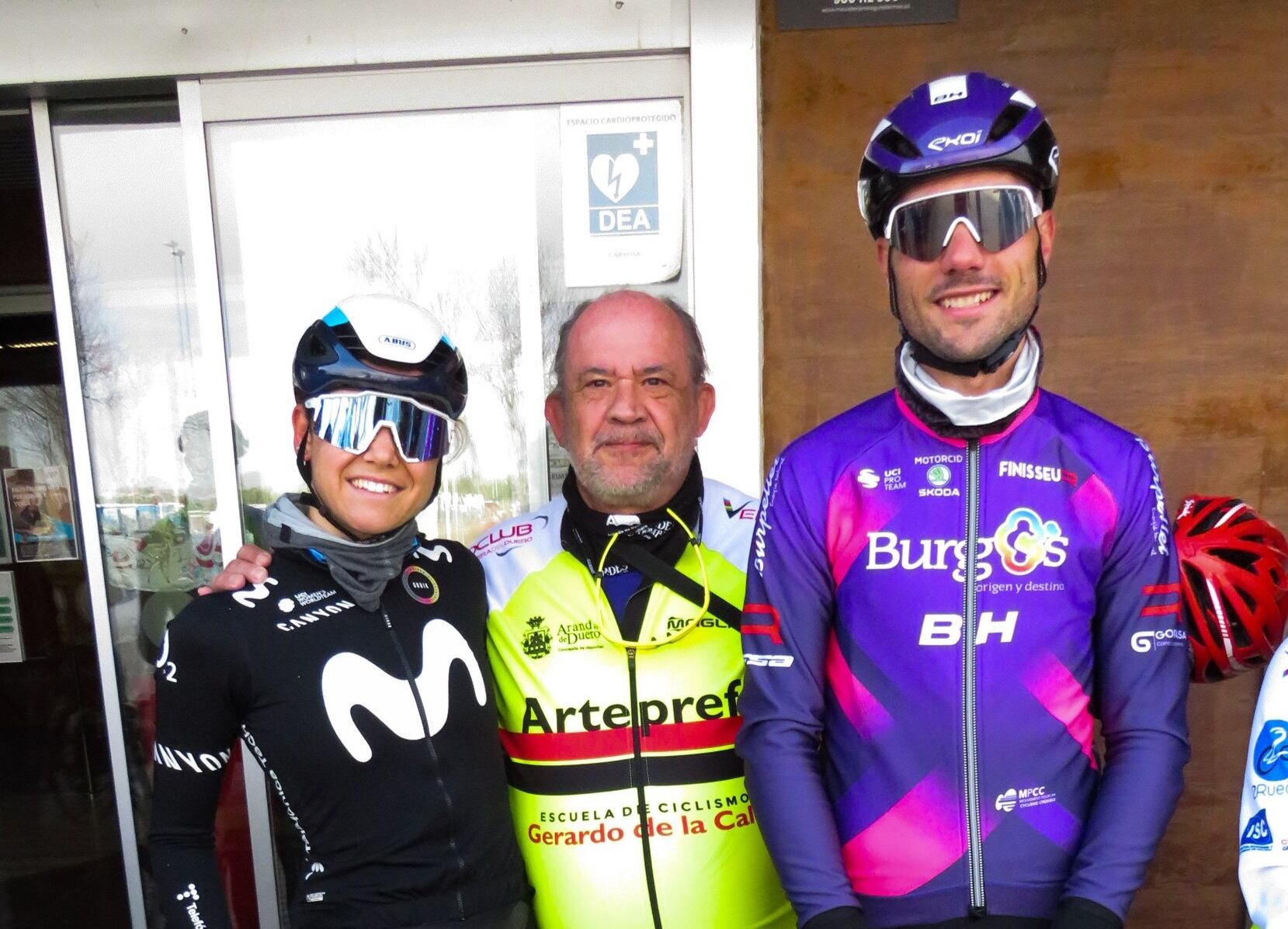 Julio, acompañado por Sara Martín y Mario Aparicio