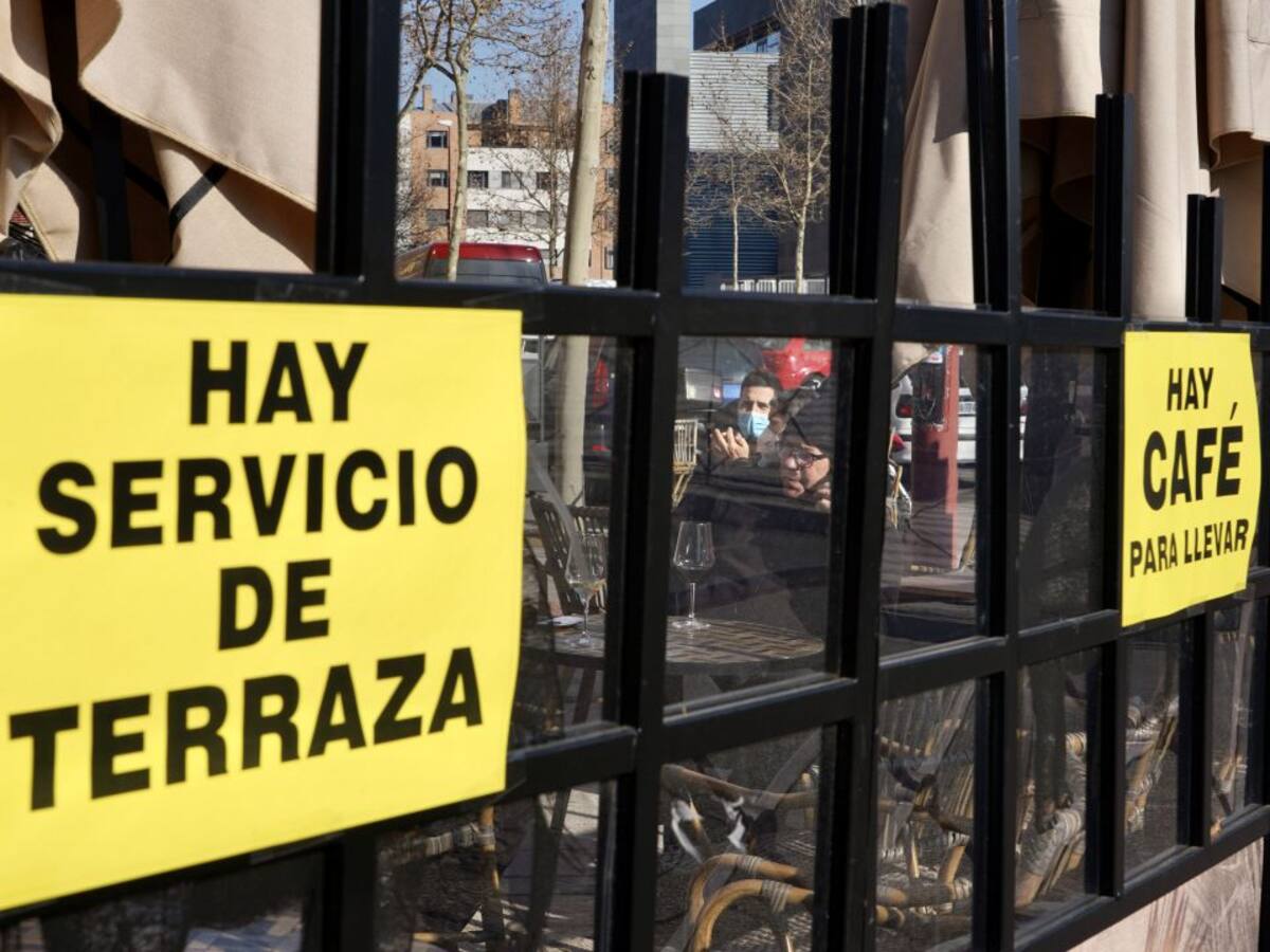 La ciudad de Valladolid supera los 150 casos y se enfrenta al cierre del interior de la hostelería