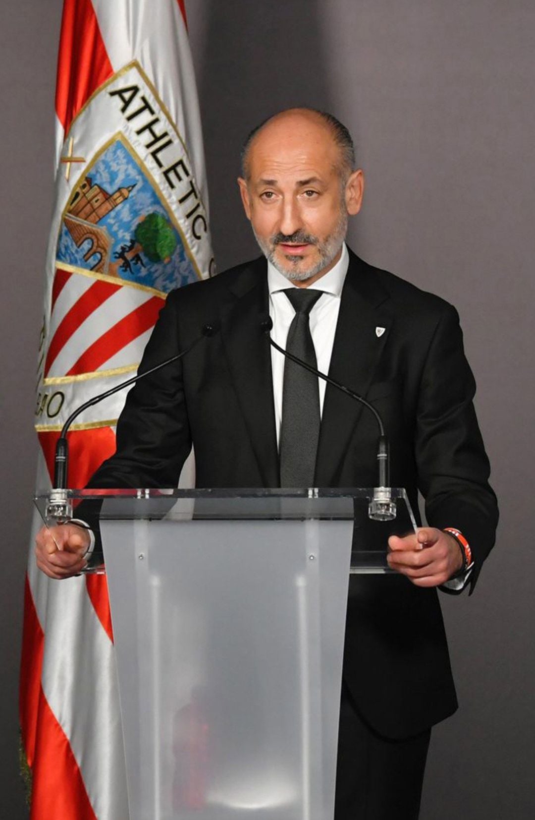 El presidente del Athletic Club, Aitor Elizegim, durante su intervención en la asamblea Extraordinaria del Athletic Club celebrada este domingo en San Mamés de manera telemática, en la que la Junta Directiva someterá de nuevo a la aprobación de la masa so