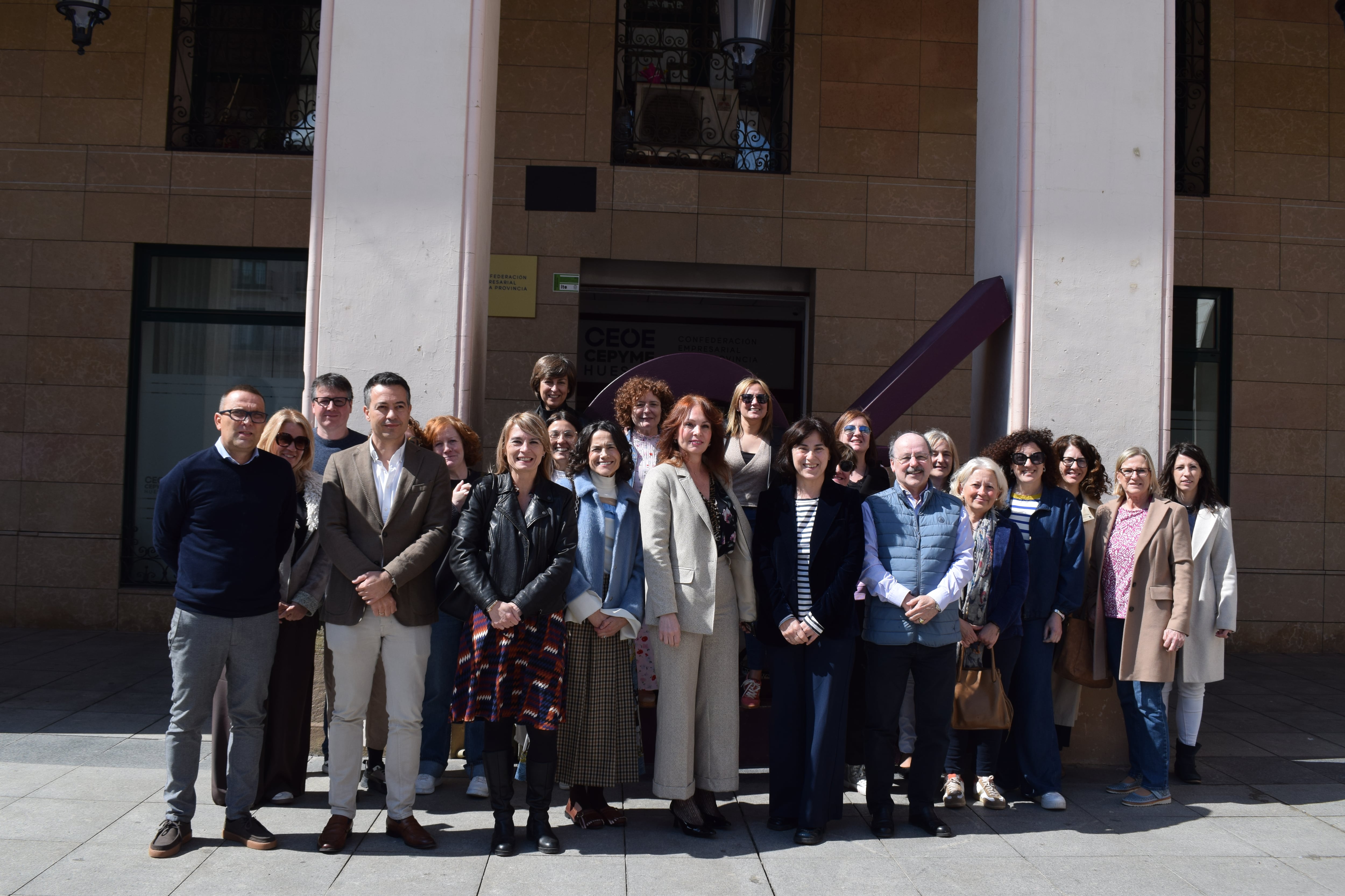 Participantes en la reunión de información sobre las ayudas al Comercio por parte del Gobierno de Aragón