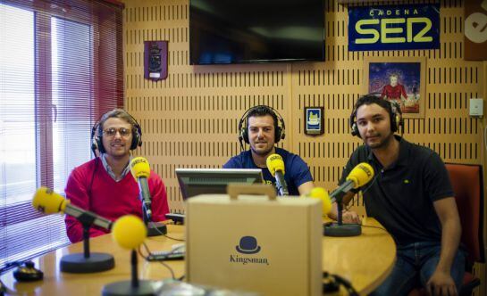 Mario Montañés, José Bohórquez y Pablo Sánchez, impulsores de la marca de ropa Kingsman, en Radio Cádiz