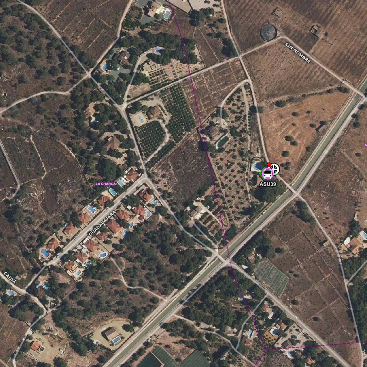 Salva a su hijo de un año al practicarle una reanimación cardiopulmonar tras caer a una piscina