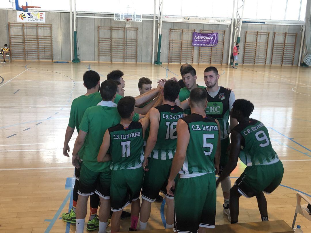 Los jugadores del CBI celebran su victoria en Villarreal