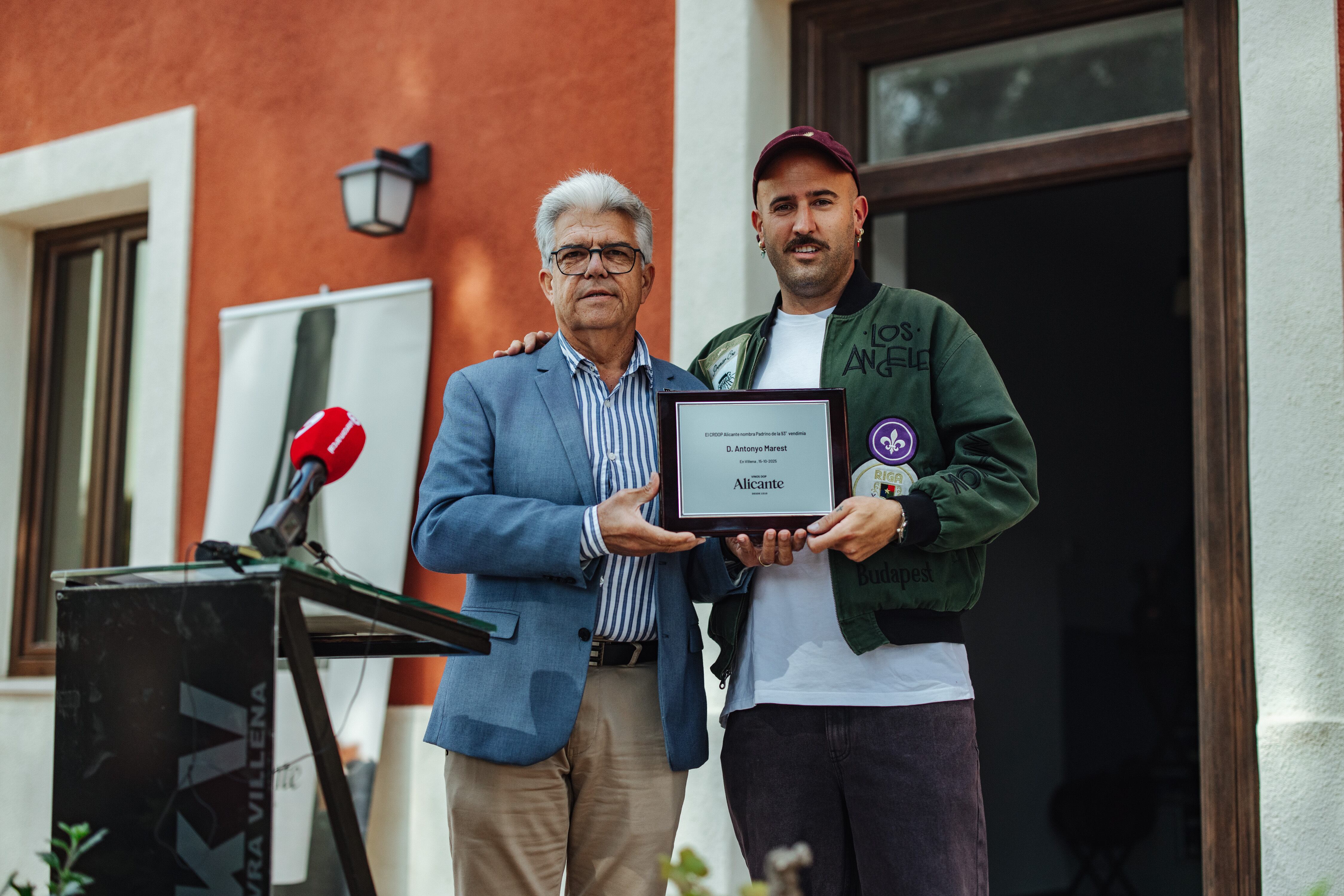 Con el presidente de la DEO