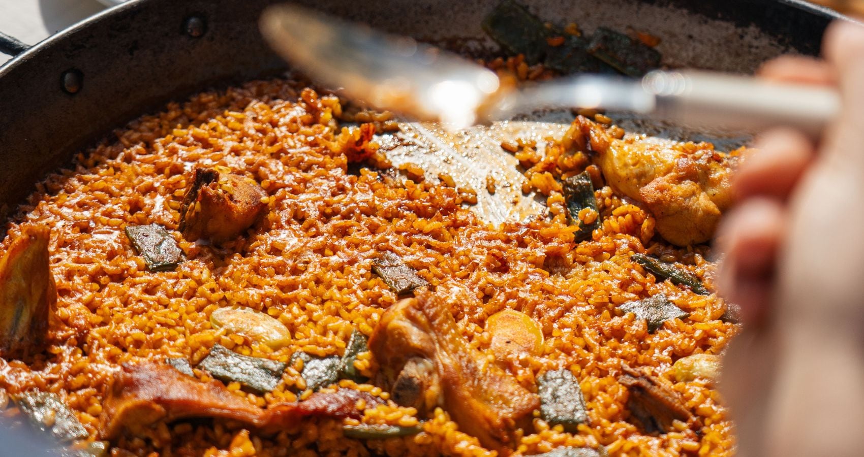 El Paeller impulsa la paella a leña en más de 30 países