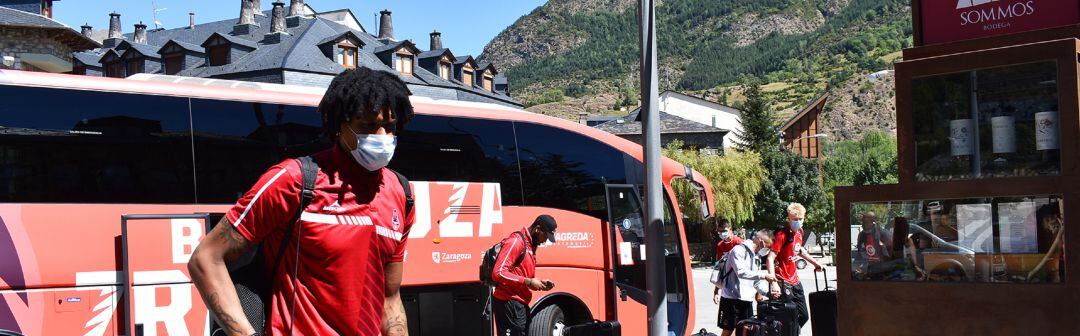 Javier Justiz en la llegada a Benasque