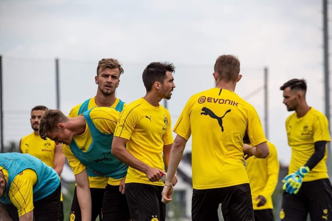 Relu, entrenando ya con su nuevo equipo, el Borussia Dortmund