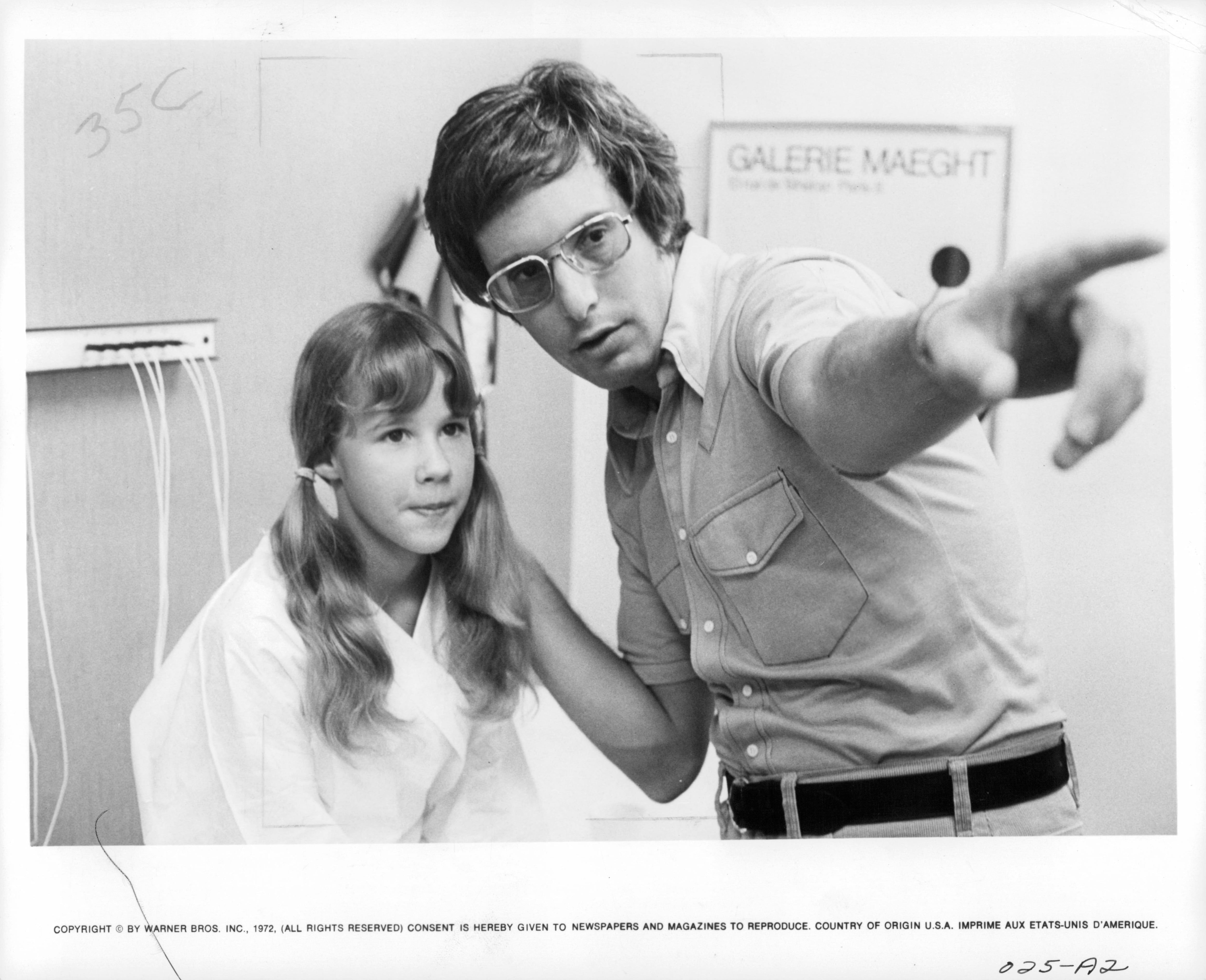 Linda Blair y William Friedkin, durante el rodaje de &#039;El Exorcista&#039;.