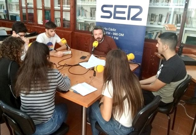 Momento del programa emitido desde el IES Virgen del Carmen