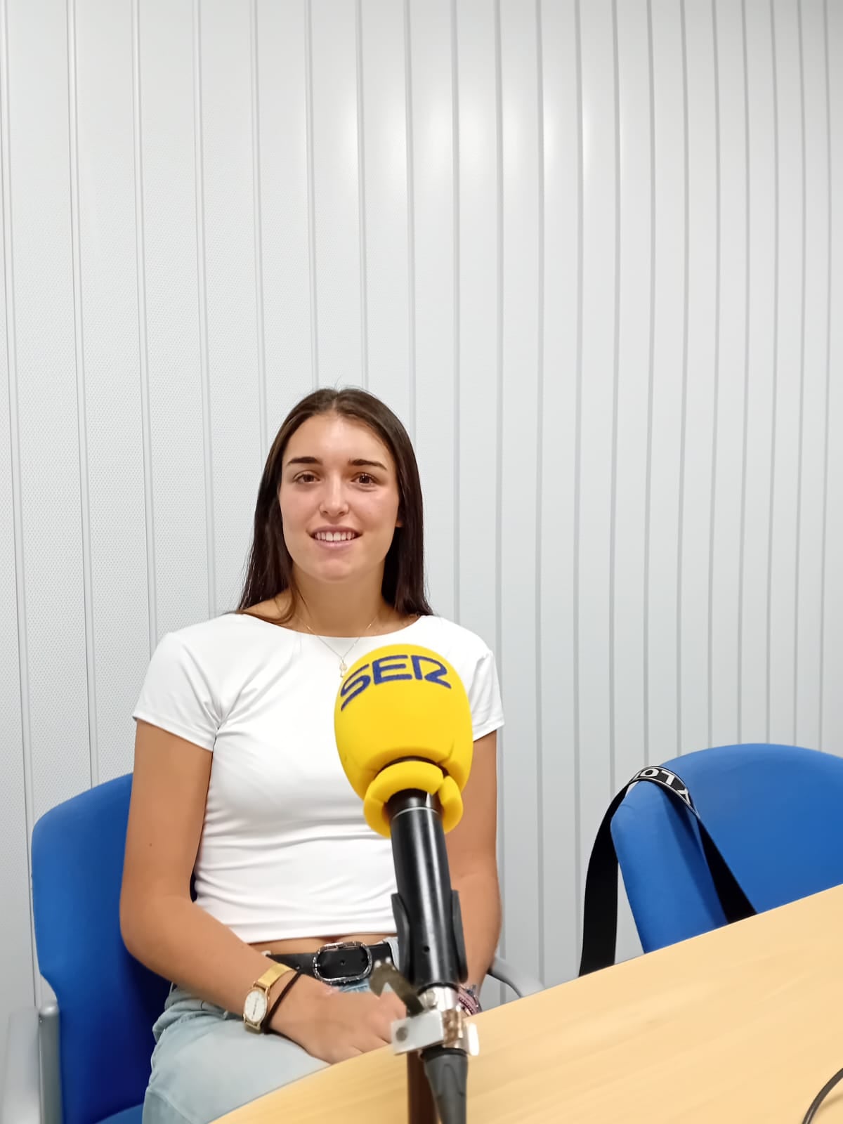 Marina Mata, en los estudios de SER Aragón Oriental.