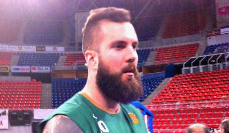 Raduljca en el Buesa Arena antes del entrenamiento vespertino del martes.