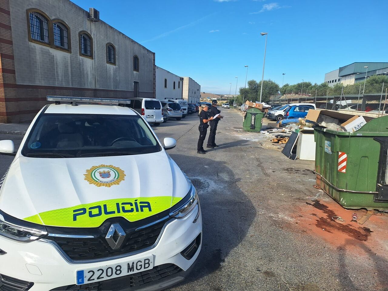 Policía Local interviniendo vertidos
