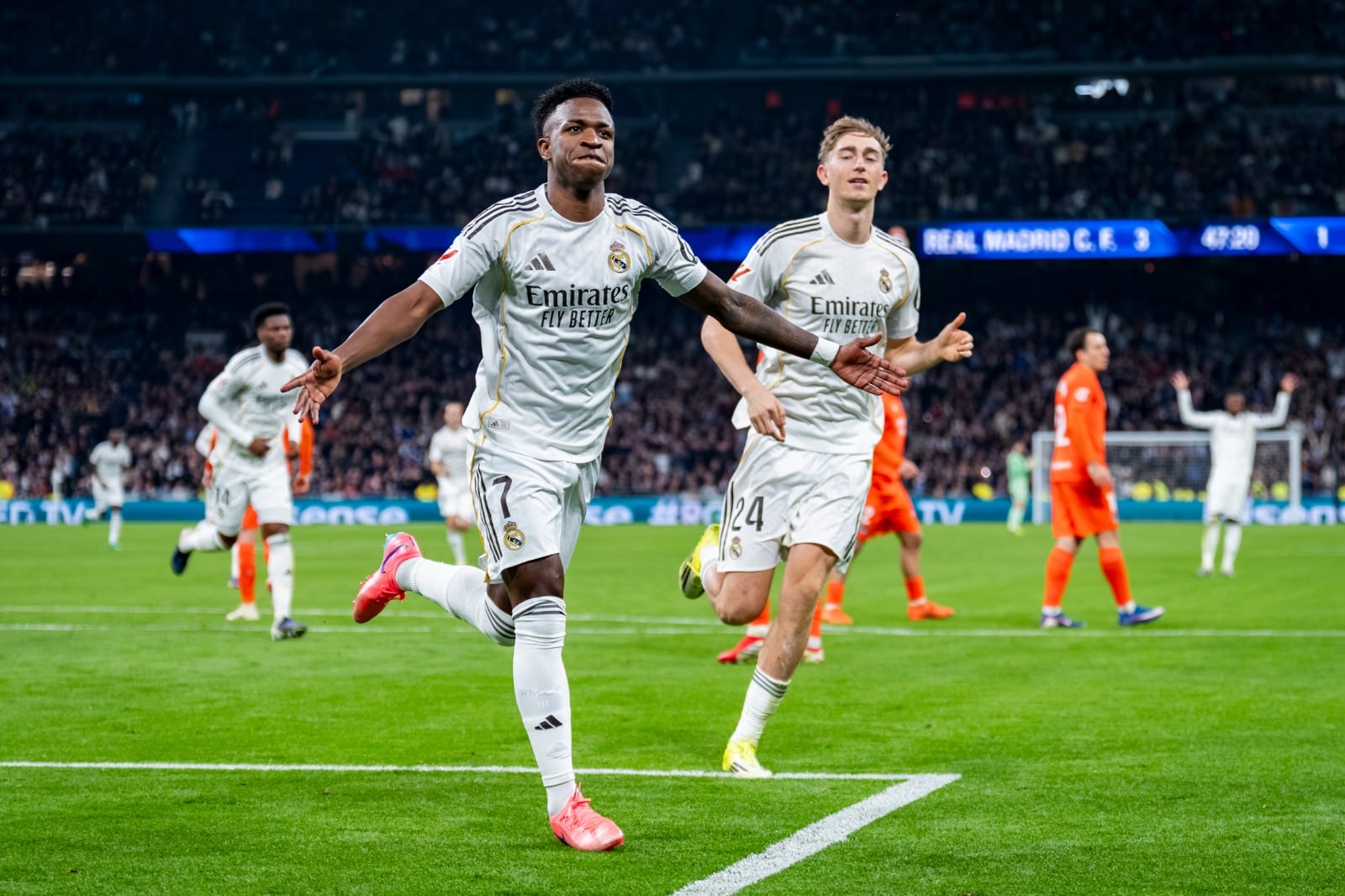 Álvaro Benito reivindica el "espíritu" del Real Madrid tras recuperar el liderato de la liga: "A veces somos demasiado exigentes..."