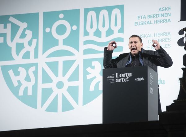 El coordinador general de EH Bildu, Arnaldo Otegi, en una manifestación a favor de la independencia del País Vasco, a 19 de noviembre de 2021, en Bilbao, Euskadi (España). Representantes del BNG, ERC, CUP, Mes per Mallorca y Andecha Astur participan en esta movilización organizada por EH Bildu. Alrededor de 80 autobuses han traído a personas de diferentes localidades vascas para tomar parte en la movilización.  20 NOVIEMBRE 2021  Fernando Gómez / Europa Press  20/11/2021