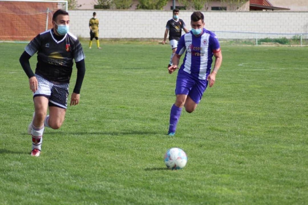 Imagen del anterior encuentro disputado por el Atlético Peñafiel lejos de La Cañada ante el Rayo Cenobia.