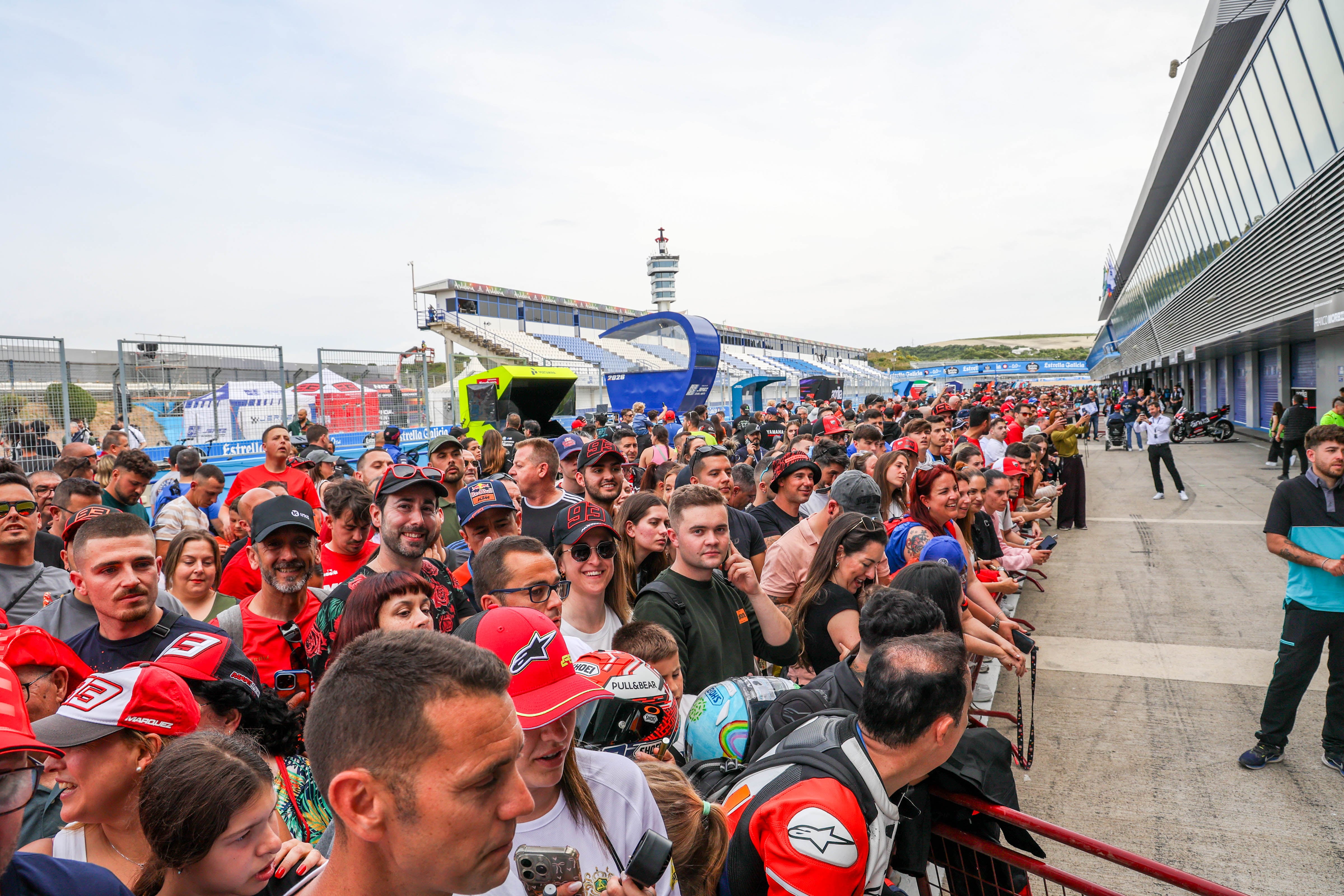 Muchos aficionados ya el jueves en el Circuito de Jerez