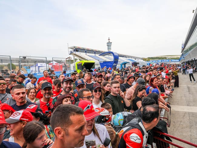 Muchos aficionados ya el jueves en el Circuito de Jerez