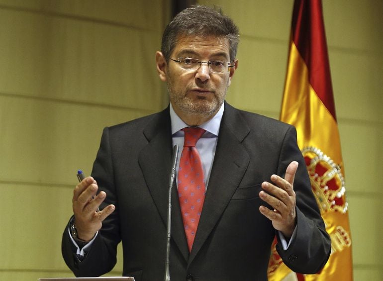  El ministro de Justicia, Rafael Catalá, durante su comparecencia hoy en la sede del ministerio para hacer balance al cumplirse los seis meses de entrada en vigor de la reforma de la Ley de Enjuiciamiento Criminal 