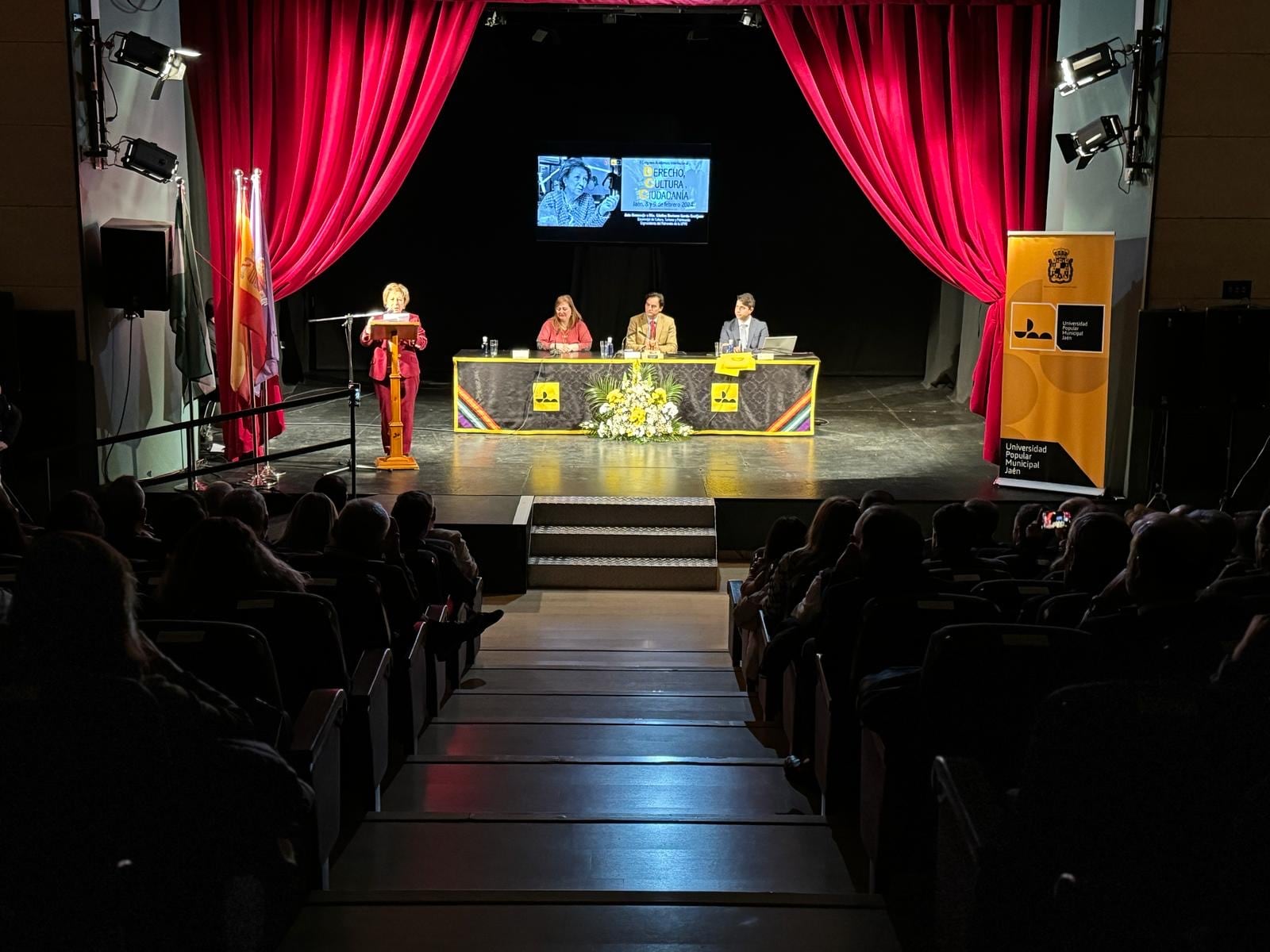 Inauguración de un Congreso en la Universidad Popular de Jaén