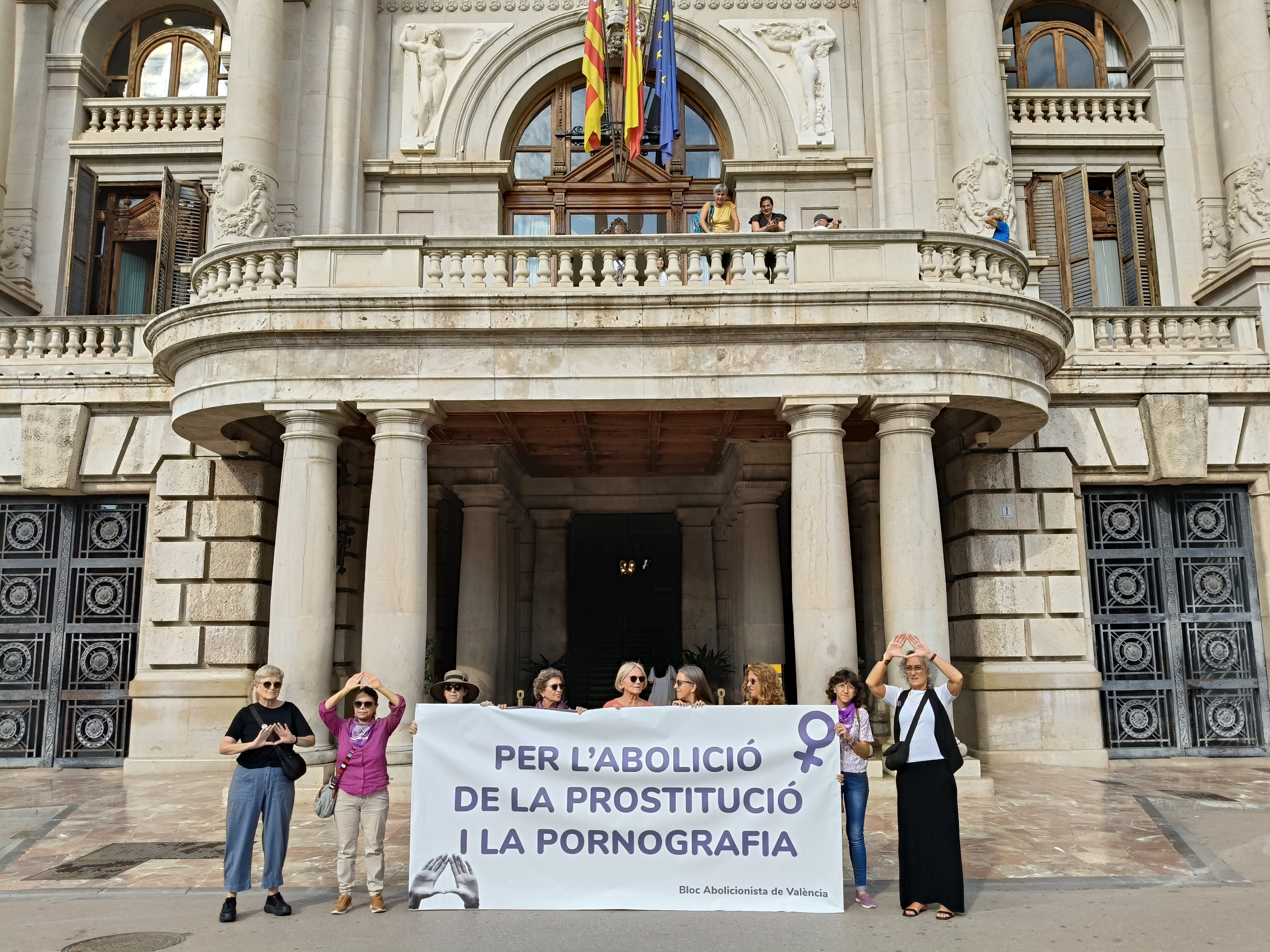 Concentración en València del Front Abolicionista del País Valencià