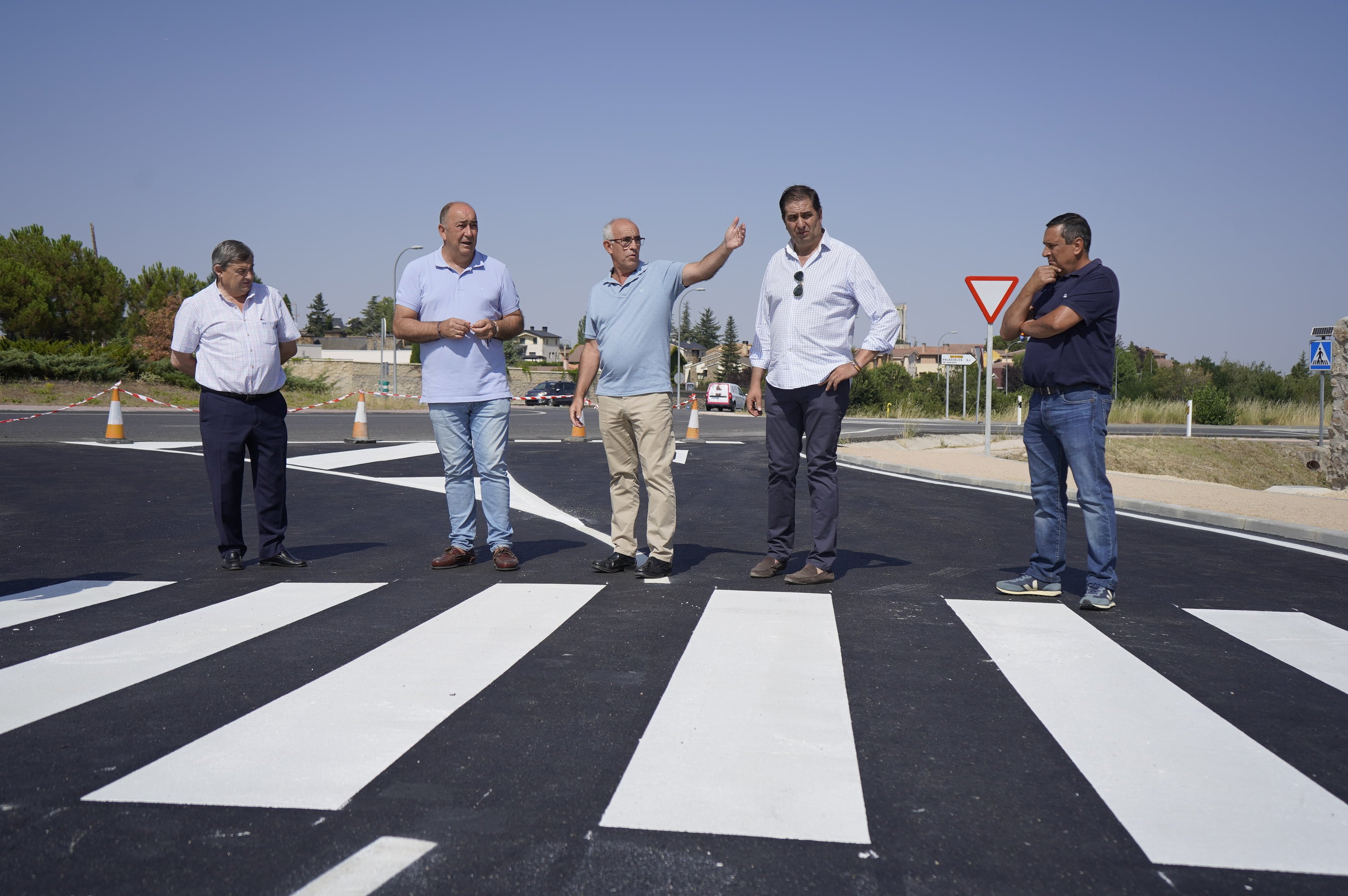 Inauguración de la intervención de la Diputación en carretera de La Faisanera.