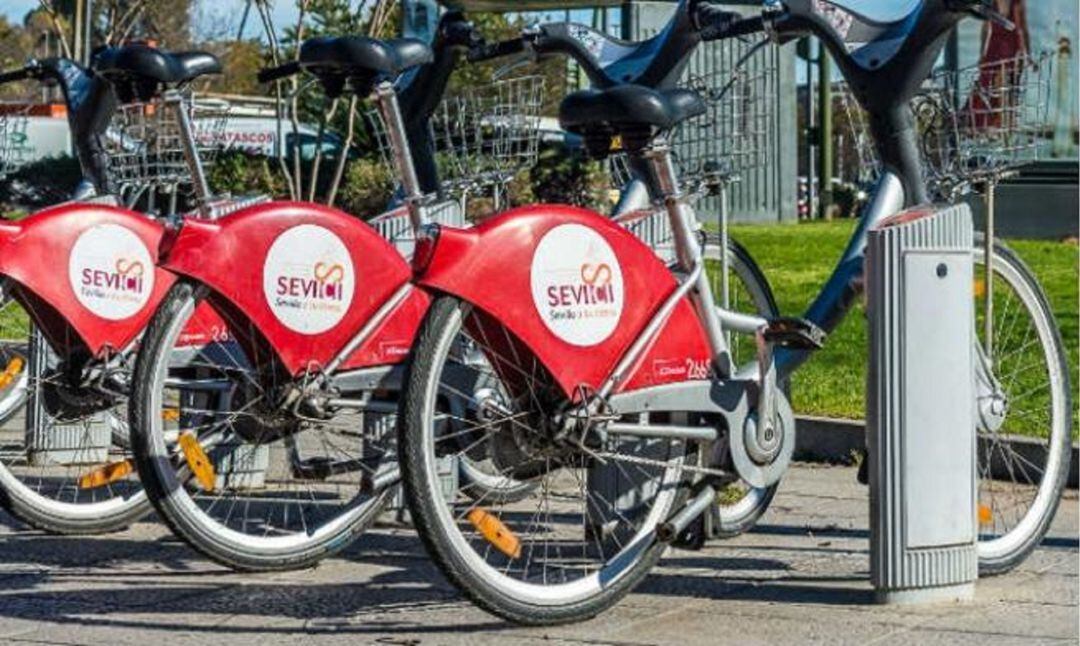 Estación de bicicletas de alquiler de Sevici en Sevilla 