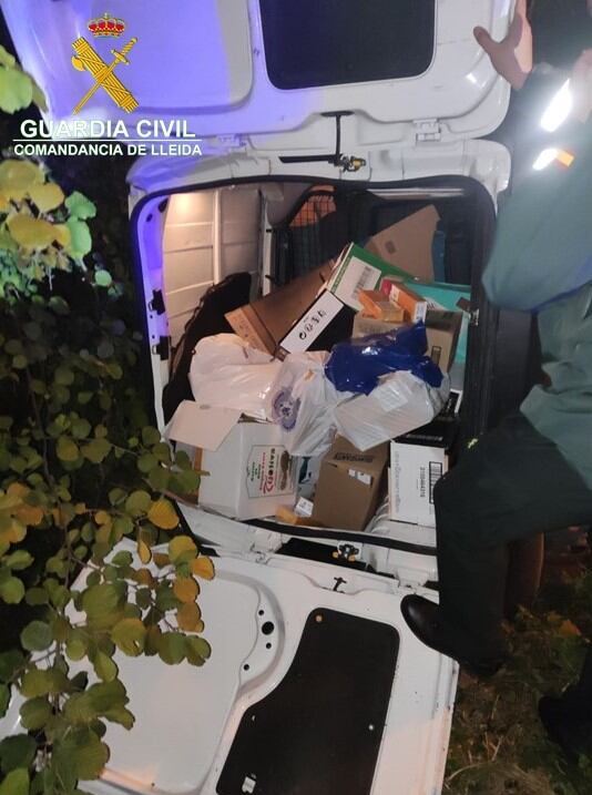 El jove va bolcar el vehicle després de donar-se a la fuga