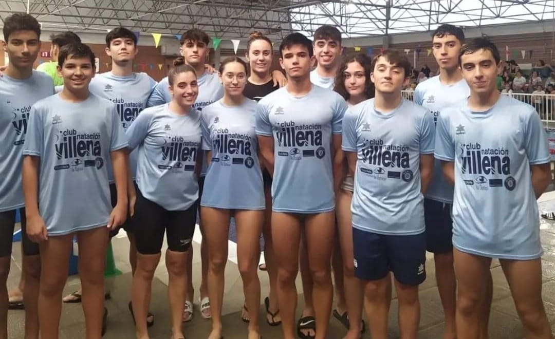 Nadadores del Club Natación Villena