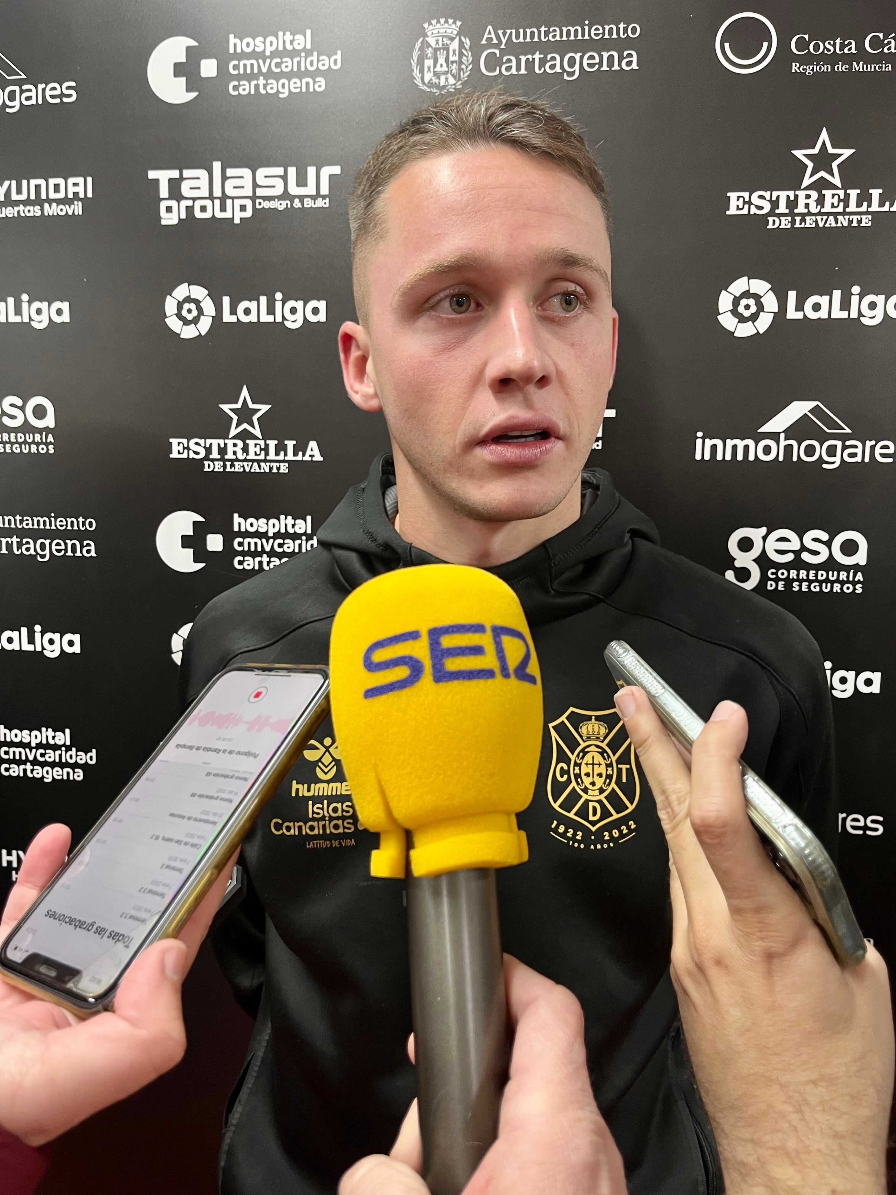 Borja Garcés, en la zona mixta de Cartagonova tras el Cartagena-Tenerife.