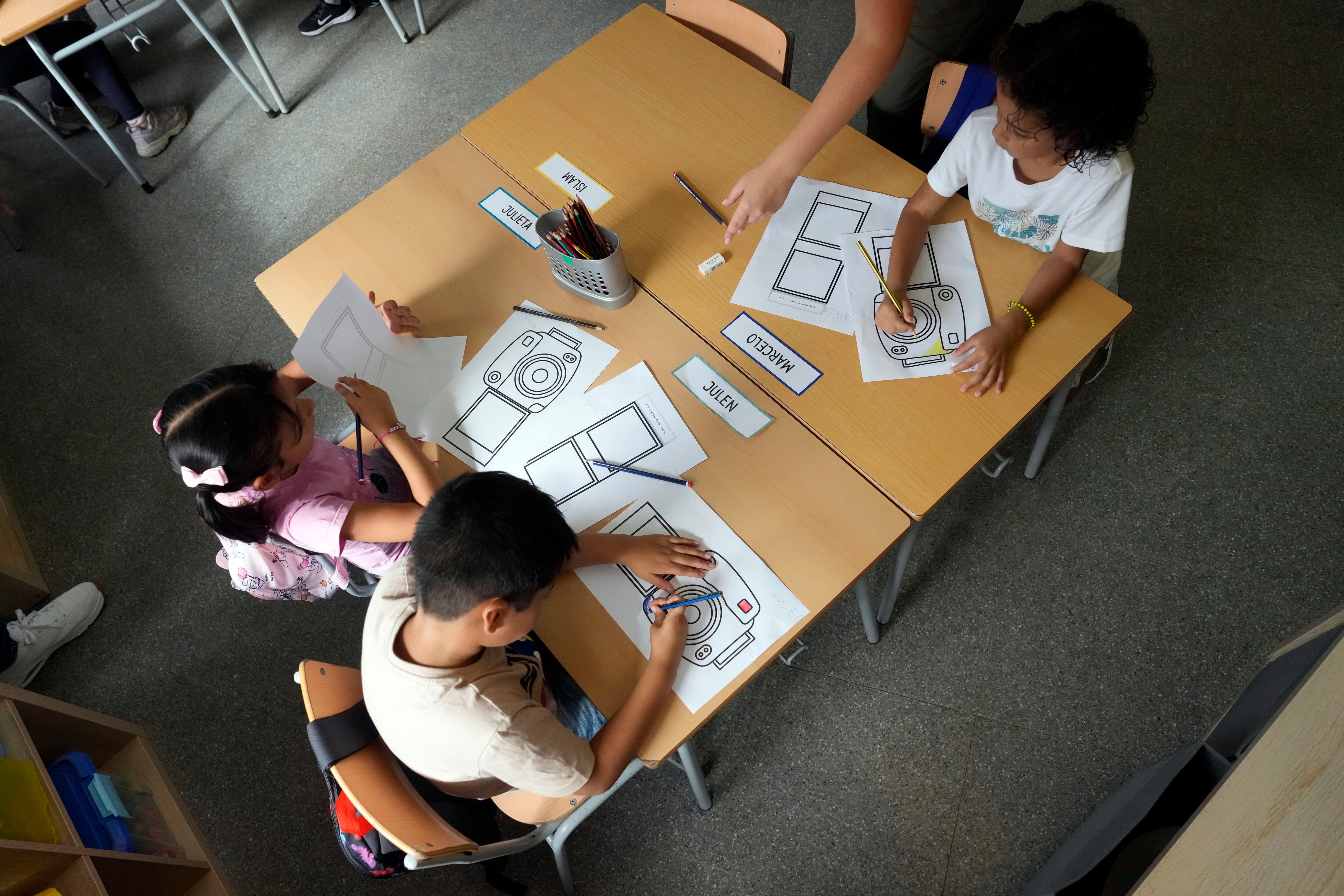 Vista de un aula de la Escola Ponent de Granollers (Barcelona). EFE/Enric Fontcuberta
