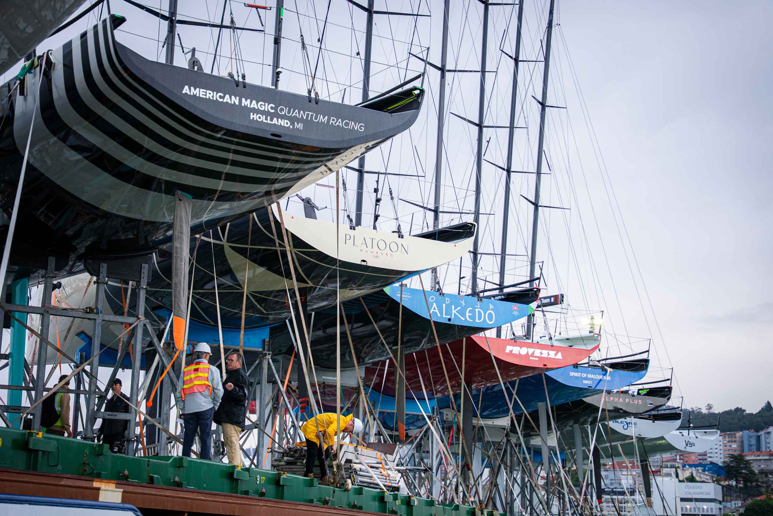 Algunos de los barcos que participarán en la 52 Superseries en Baiona