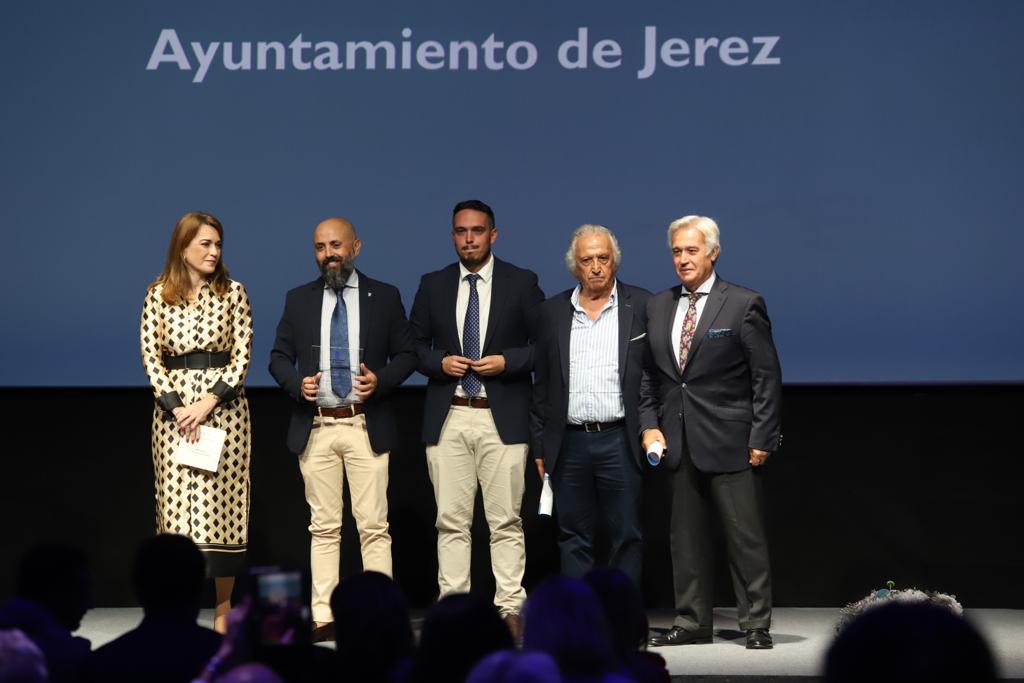 JUan Luis Gil recibió el premio a la Trayectoria Deportiva en la Gala del Deporte de Jerez