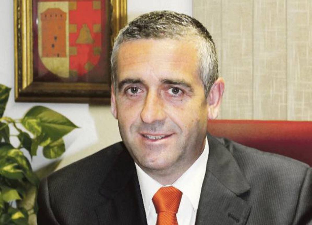 Carlos Gil, alcalde de Benavites