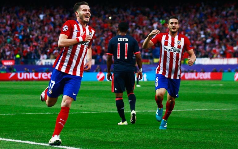 Saúl celebra su gol al Bayern en la ida de las semifinales de la Champions League 2015-16.