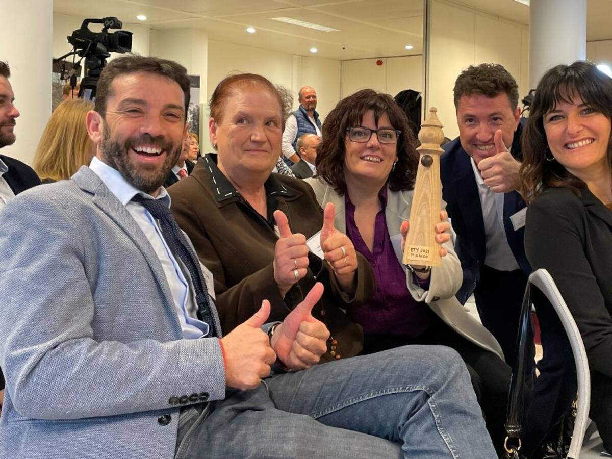 La Carrasca de Lecina recibe el premio al Árbol Europeo del Año 2021 en Bruselas