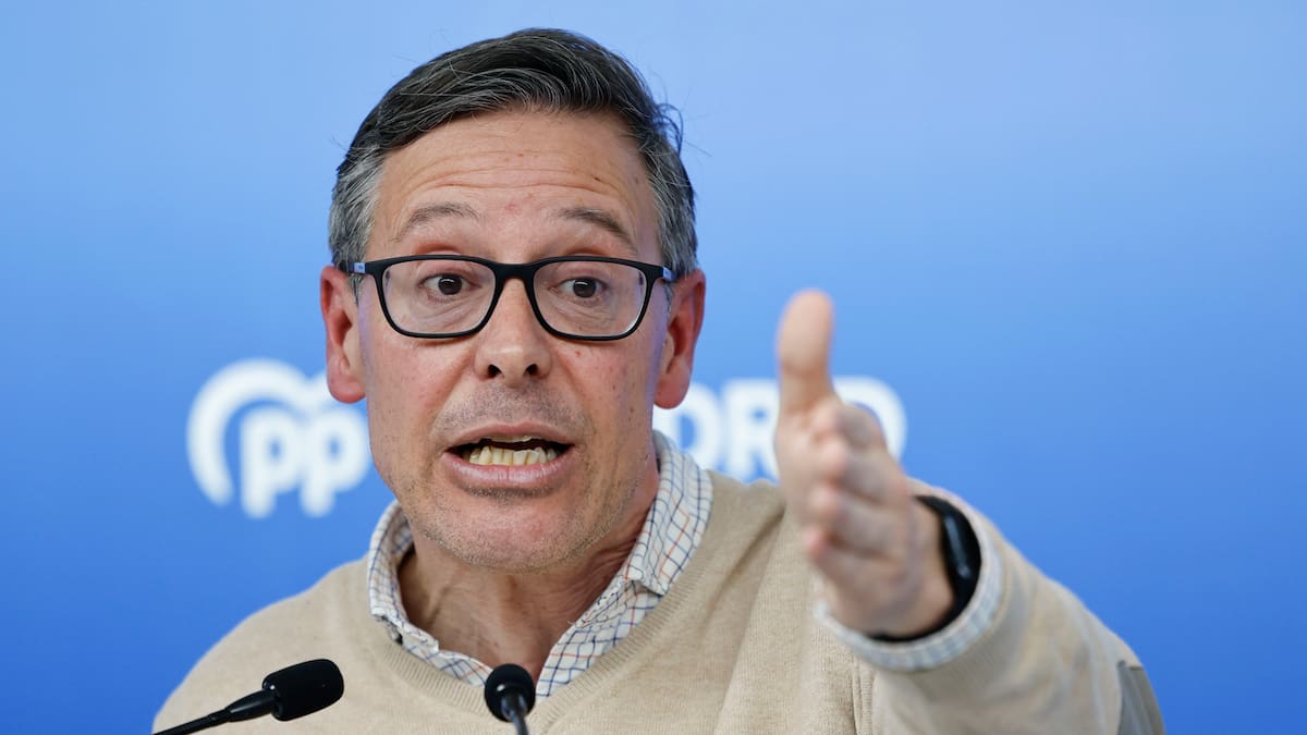 "Nos quieren imponer qué es acoso y qué no": el PP de Ayuso entiende la defensa al alcalde de Móstoles como parte de la 'guerra cultural'