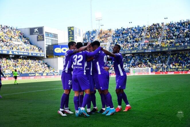 Los jugadores del Cádiz celebrando uno de los goles conseguidos ante el Rayo. Foto: Cádiz CF