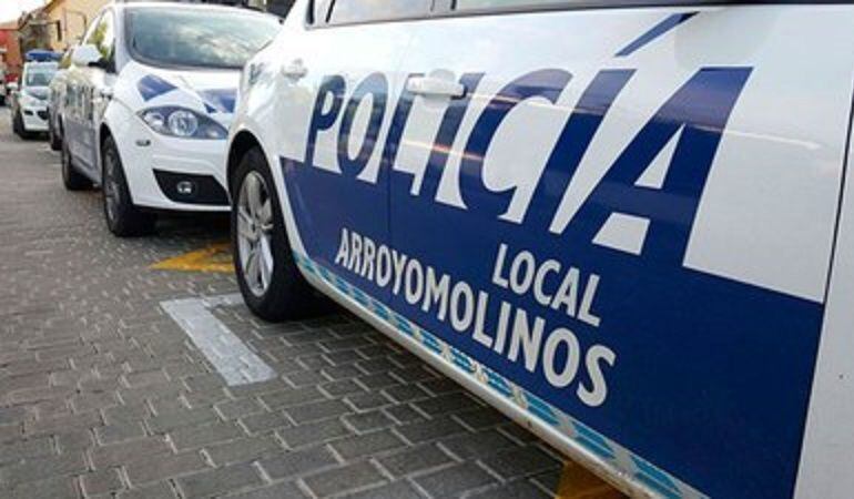 Coches patrulla de la Policía Municipal de Arroyomolinos