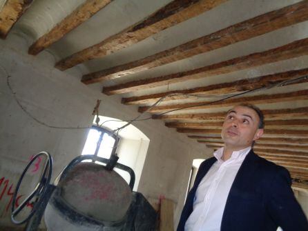 Las nuevas oficinas del registro conservarán estas vigas de madera a la vista del público