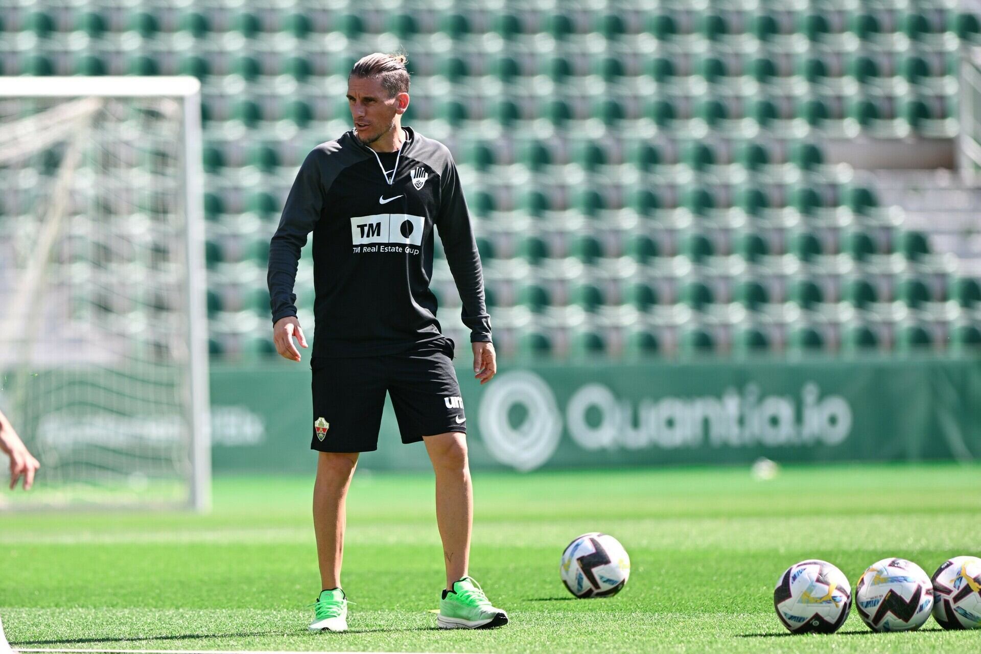 Sebastián Beccacece durante un entrenamiento en el Martínez Valero