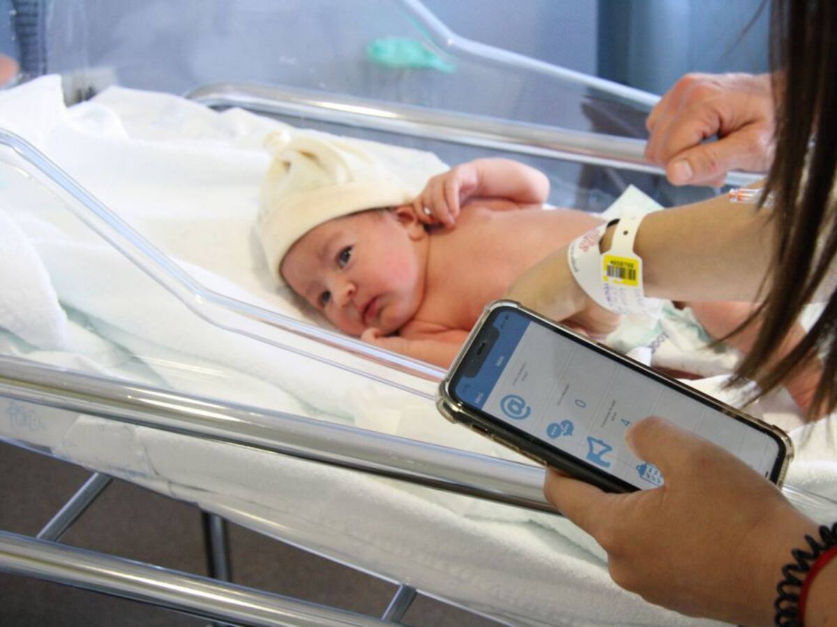 Las matronas del departamento de salud del Vinalopó trasladan la educación maternal a la app YOsalud