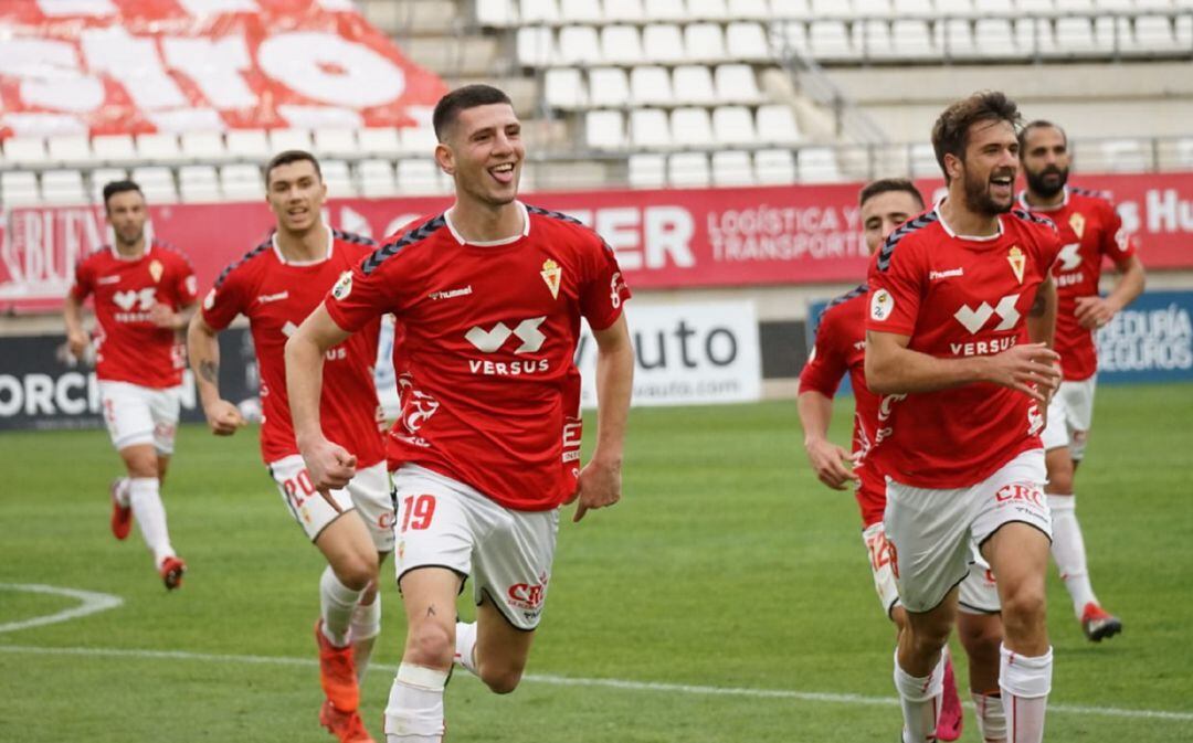 Toril celebra su diana ante el Yeclano