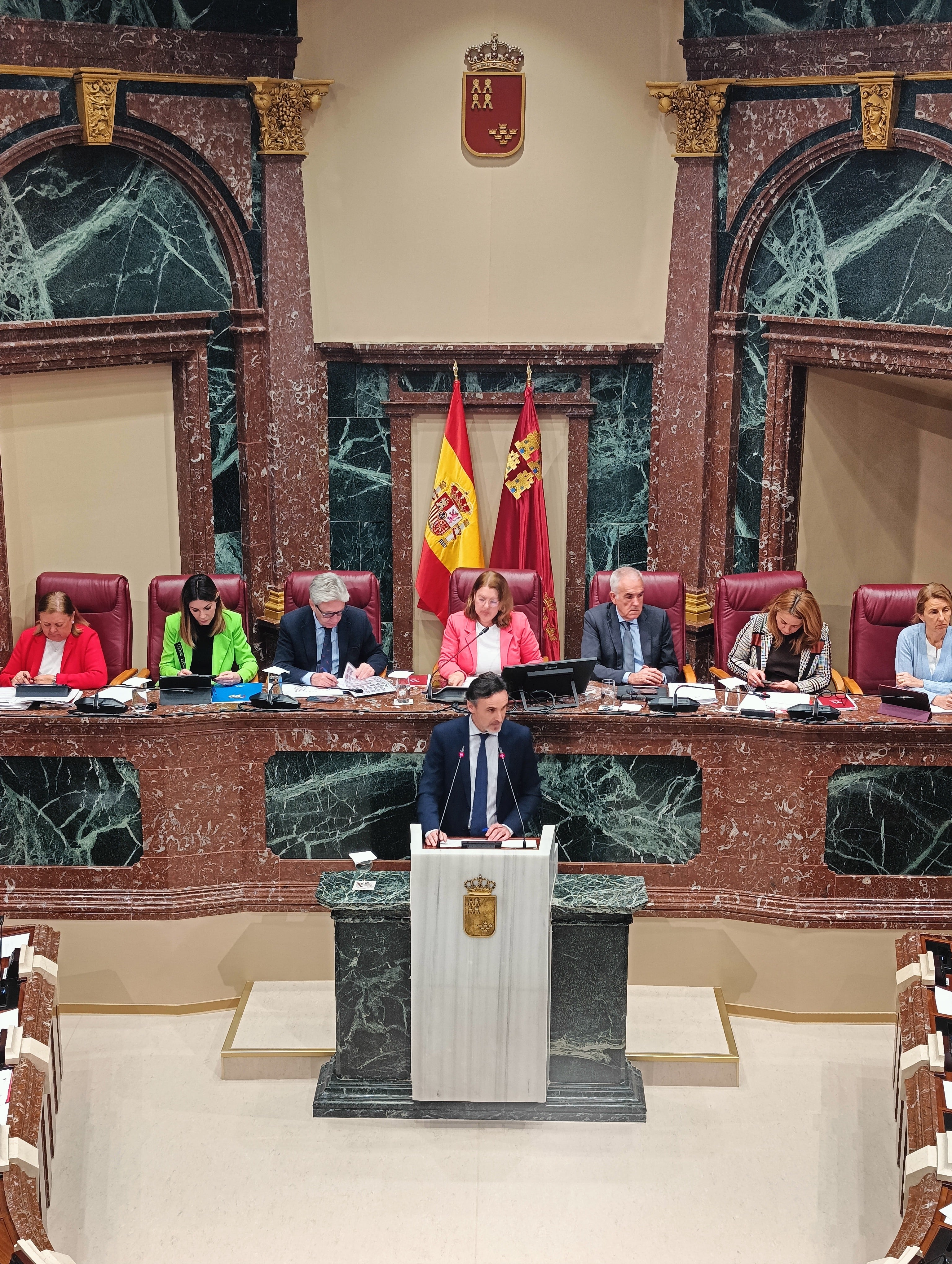 El consejero de Fomento e Infraestructuras, Jorge García Montoro, durante su comparecencia en la Asamblea Regional.