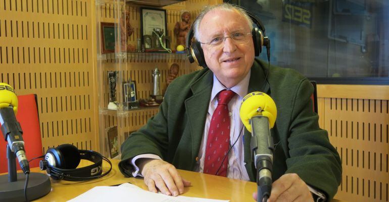 José Blas Fernández, concejal del PP, en los estudios de Radio Cádiz